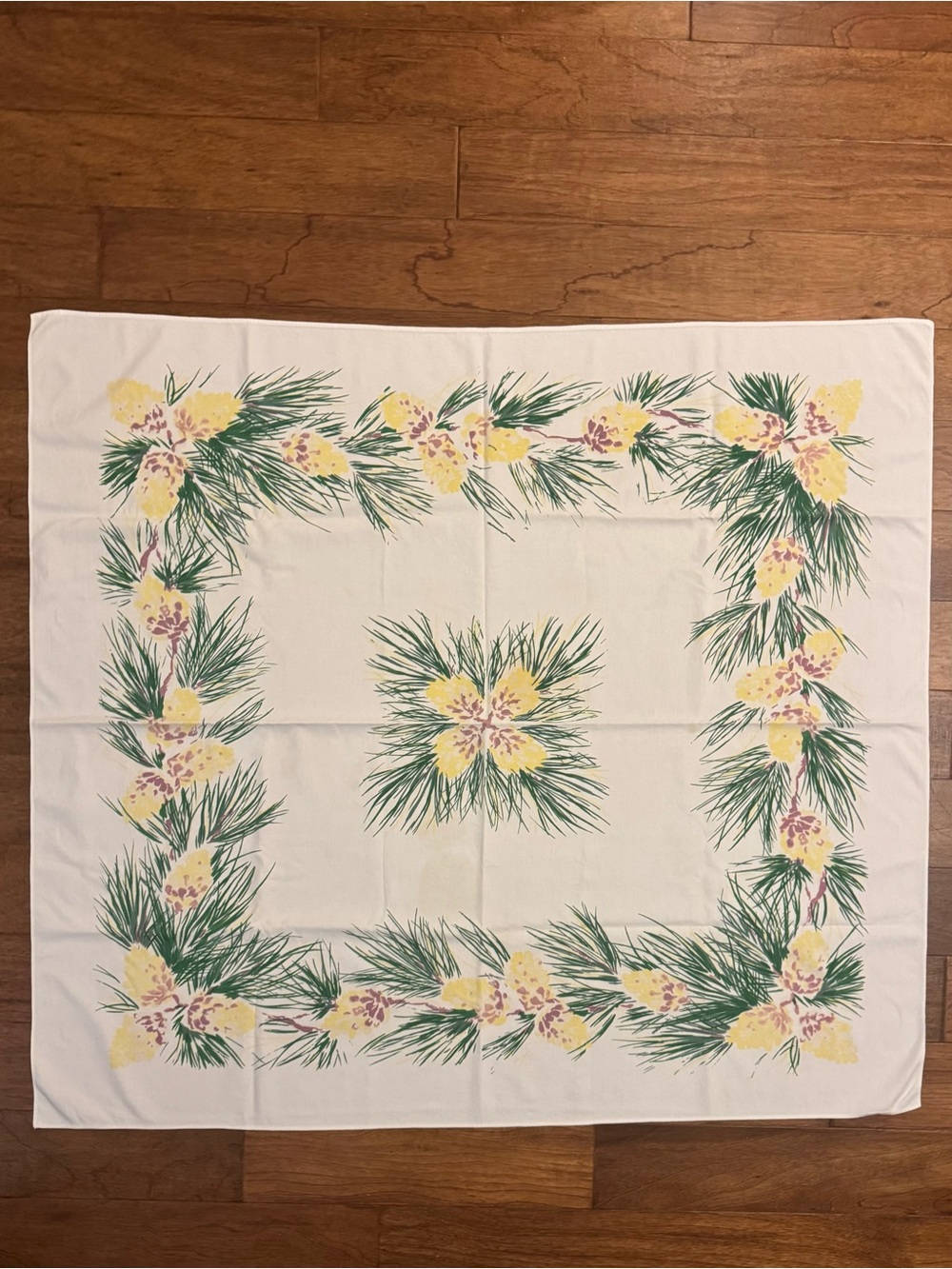 Vintage 1950’s Simtex Tablecloth Pine Cone Evergreen MCM 51” X 46” Tagged - Picture 10 of 11